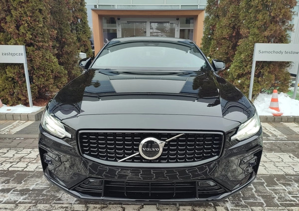 Volvo S60 cena 223700 przebieg: 10, rok produkcji 2023 z Marki małe 154